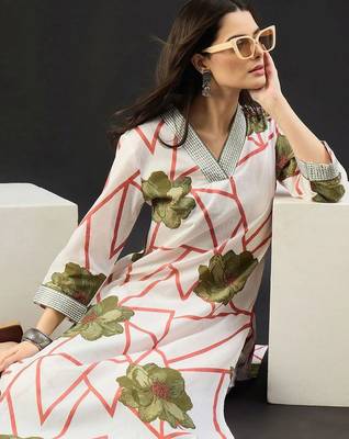 Women Floral Printed Regular Pure Cotton Kurta with Trousers 5