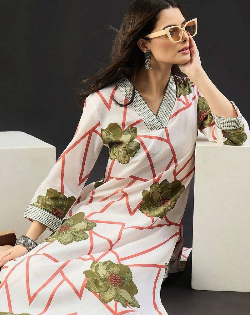 Women Floral Printed Regular Pure Cotton Kurta with Trousers