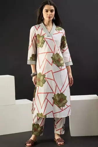 Women Floral Printed Regular Pure Cotton Kurta with Trousers