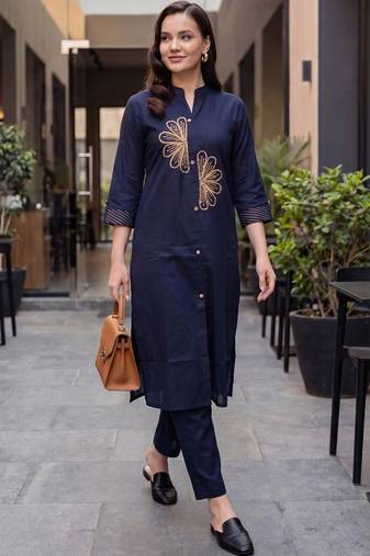 Women Ethnic Motifs Embroidered Regular Thread Work Pure Cotton Kurta with Trousers