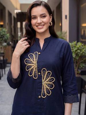 Women Ethnic Motifs Embroidered Regular Thread Work Pure Cotton Kurta with Trousers 2