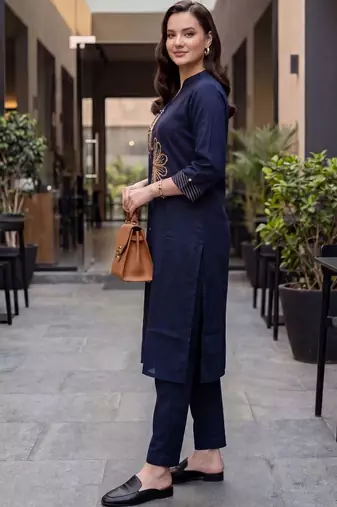 Women Ethnic Motifs Embroidered Regular Thread Work Pure Cotton Kurta with Trousers