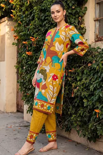 Women Ethnic Motifs Printed Regular Pure Cotton Kurta with Trousers