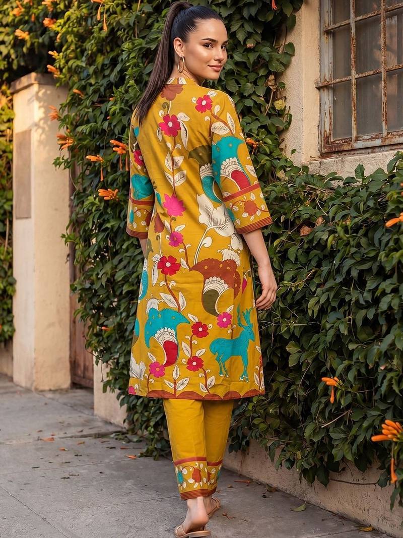Women Ethnic Motifs Printed Regular Pure Cotton Kurta with Trousers