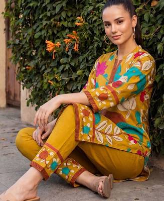 Women Ethnic Motifs Printed Regular Pure Cotton Kurta with Trousers 5