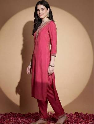 Women Regular Thread Work Kurta with Trousers 3