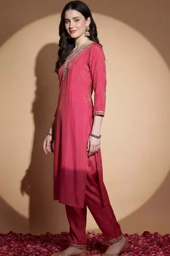 Women Regular Thread Work Kurta with Trousers