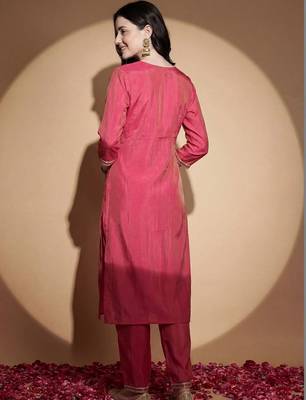 Women Regular Thread Work Kurta with Trousers 4