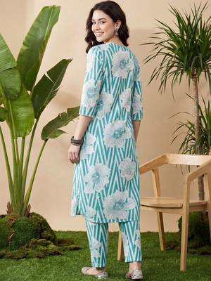 Women Floral Printed Regular Pure Cotton Kurta with Trousers 3
