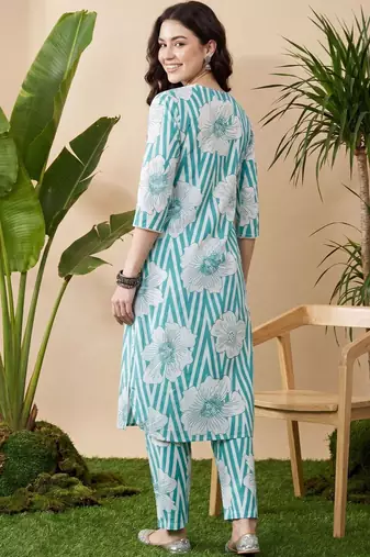 Women Floral Printed Regular Pure Cotton Kurta with Trousers