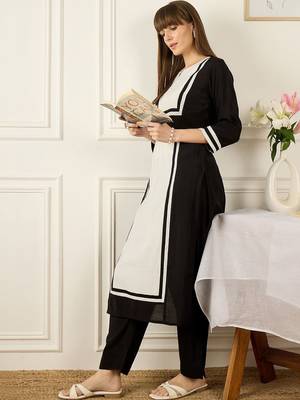 Women Colourblocked Regular Chanderi Silk Kurta with Trousers 1