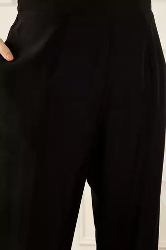 Women Colourblocked Regular Chanderi Silk Kurta with Trousers