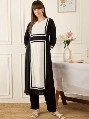 Women Colourblocked Regular Chanderi Silk Kurta with Trousers 5