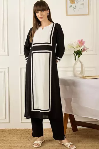 Women Colourblocked Regular Chanderi Silk Kurta with Trousers