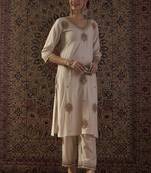 Women Ethnic Motifs Embroidered Regular Thread Work Liva Kurta with Trousers