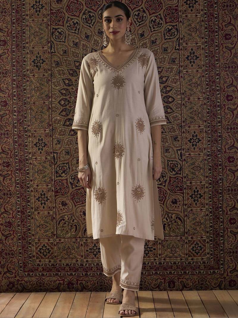 Women Ethnic Motifs Embroidered Regular Thread Work Liva Kurta with Trousers