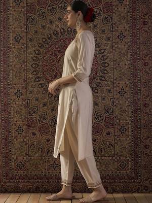 Women Ethnic Motifs Embroidered Regular Thread Work Liva Kurta with Trousers 6