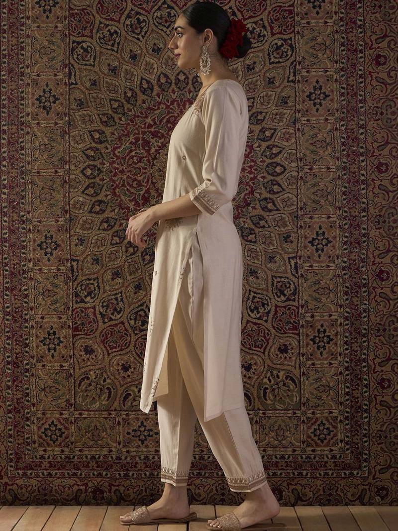 Women Ethnic Motifs Embroidered Regular Thread Work Liva Kurta with Trousers