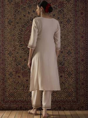 Women Ethnic Motifs Embroidered Regular Thread Work Liva Kurta with Trousers 7