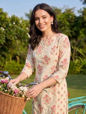 Women Floral Printed Regular Pure Cotton Kurta with Trousers 2
