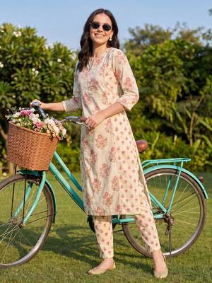 Women Floral Printed Regular Pure Cotton Kurta with Trousers 5