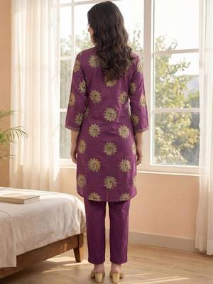 Women Ethnic Motifs Printed Regular Pure Cotton Kurta with Trousers 2