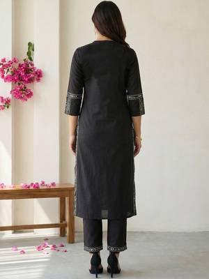 Women Ethnic Motifs Printed Regular Mirror Work Pure Cotton Kurta with Trousers 4