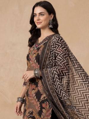 Women Paisley Printed Regular Pure Cotton Kurta with Trousers & With Dupatta 2