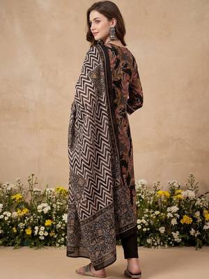 Women Paisley Printed Regular Pure Cotton Kurta with Trousers & With Dupatta 4