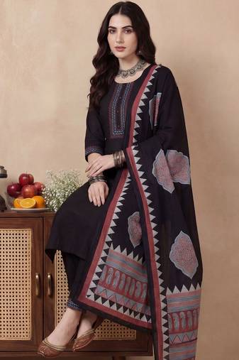 Women Regular Thread Work  Cotton Kurta with Trousers & With Dupatta
