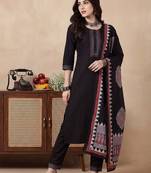 Women Regular Thread Work Pure Cotton Kurta with Trousers & With Dupatta