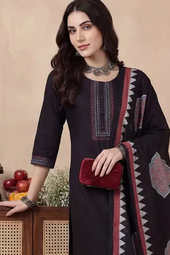 Women Regular Thread Work Pure Cotton Kurta with Trousers & With Dupatta