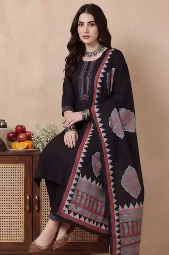 Women Regular Thread Work Pure Cotton Kurta with Trousers & With Dupatta