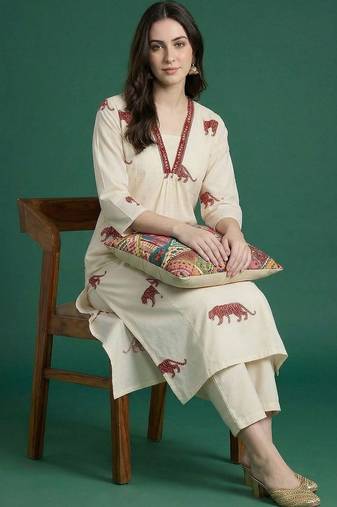 Women Animal Printed Regular Thread Work  Cotton Kurta with Trousers