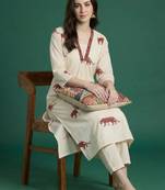 Women Animal Printed Regular Thread Work Pure Cotton Kurta with Trousers