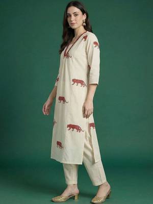 Women Animal Printed Regular Thread Work Pure Cotton Kurta with Trousers 4