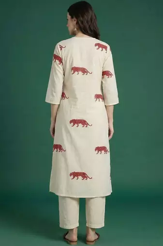 Women Animal Printed Regular Thread Work Pure Cotton Kurta with Trousers
