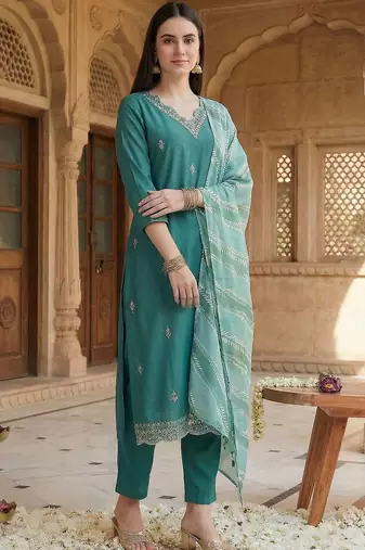 Women Ethnic Motifs Embroidered Regular Thread Work Kurta with Trousers & With Dupatta
