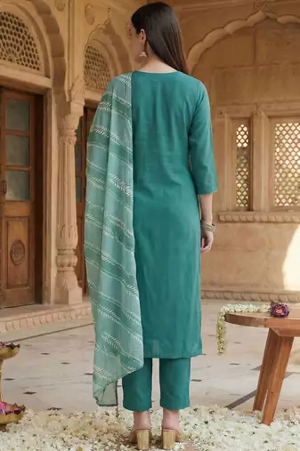 Women Ethnic Motifs Embroidered Regular Thread Work Kurta with Trousers & With Dupatta