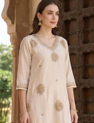 Women Ethnic Motifs Embroidered Regular Thread Work Liva Kurta with Trousers 2