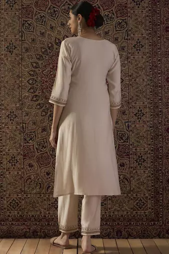 Women Ethnic Motifs Embroidered Regular Thread Work Liva Kurta with Trousers