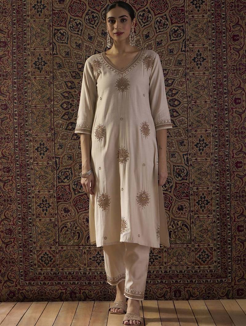 Women Ethnic Motifs Embroidered Regular Thread Work Liva Kurta with Trousers