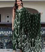 Women Printed Regular Pure Cotton Kurta with Trousers & With Dupatta