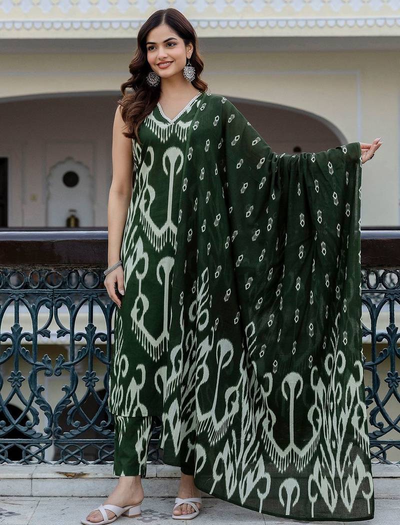 Women Printed Regular Pure Cotton Kurta with Trousers & With Dupatta
