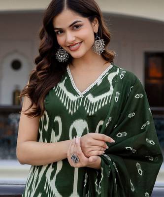 Women Printed Regular Pure Cotton Kurta with Trousers & With Dupatta 2
