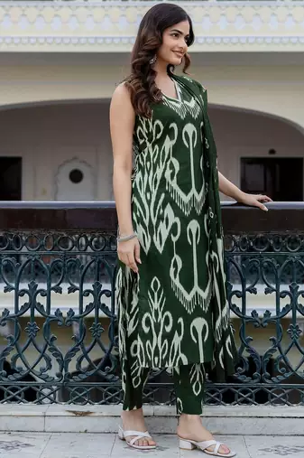 Women Printed Regular Pure Cotton Kurta with Trousers & With Dupatta