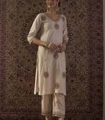 Ethnic Motifs Embroidered Thread Work Straight Kurta With Trouser