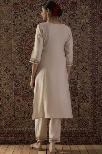 Ethnic Motifs Embroidered Thread Work Straight Kurta With Trouser