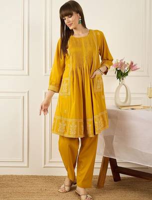 Embroidered Round Neck Thread Work Pure Cotton Kurta With Trousers 1
