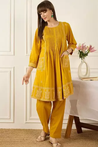 Embroidered Round Neck Thread Work Pure Cotton Kurta With Trousers